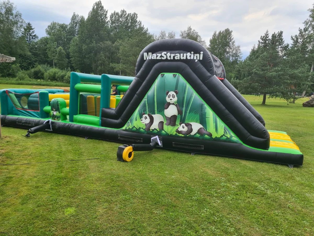 Piepūšamā atrakcija Panda